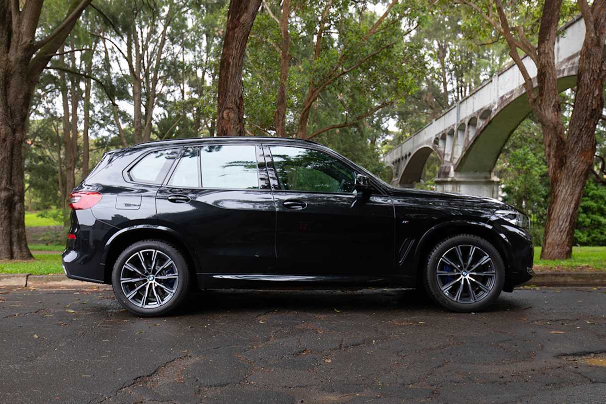 The BMW X5 xDrive25d costs ,900 before on road costs and extras.